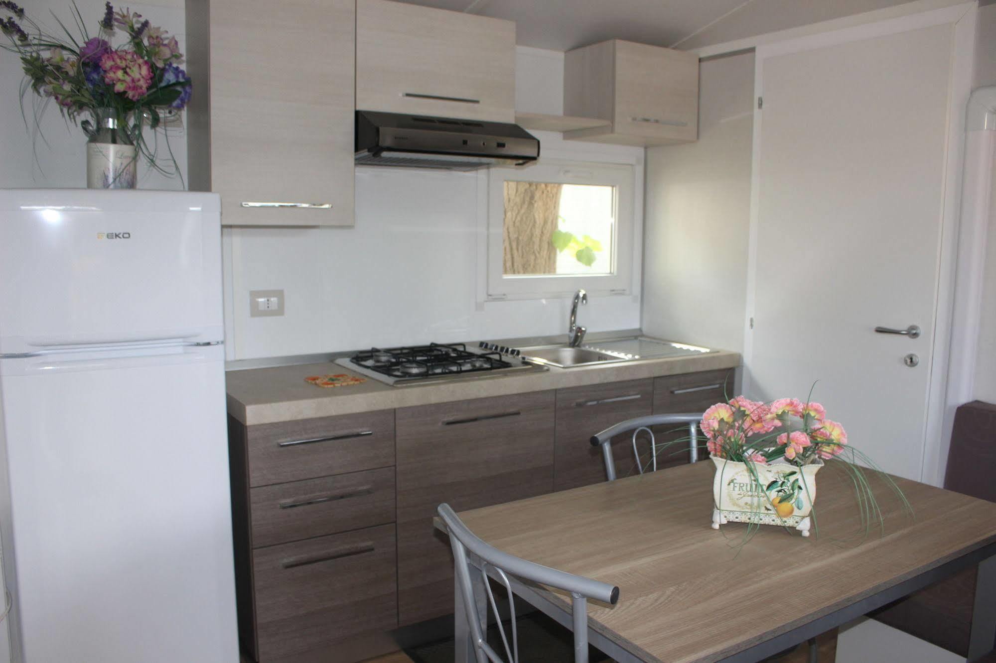 Camping Delfino Албенга Екстериор снимка